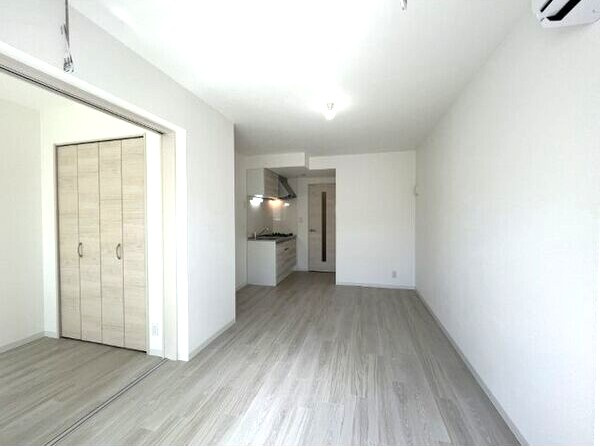 ジーメゾン名古屋道徳エルシアの居間・リビング