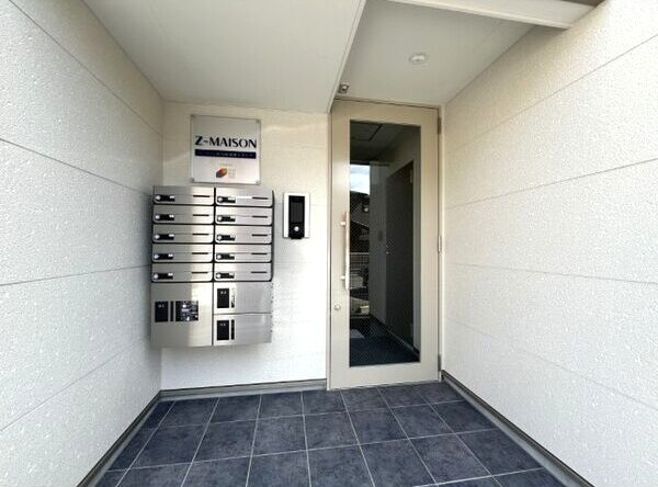 ジーメゾン名古屋道徳エルシアのエントランス