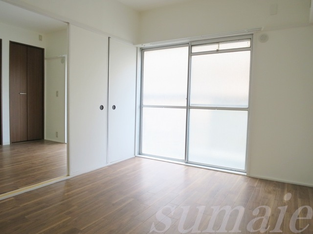 メゾン神谷の洋室|日当たり良好なお部屋♪