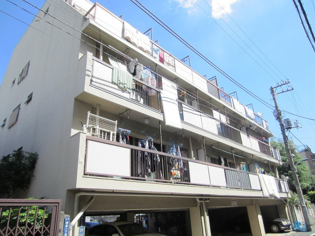 メゾン神谷の外観|落ち着いた住宅街です。