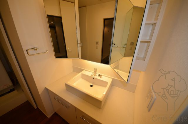 CHASKA CHAYAMACHI RESIDENCEの洗面所