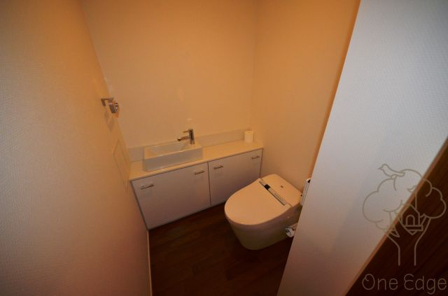 CHASKA CHAYAMACHI RESIDENCEのトイレ