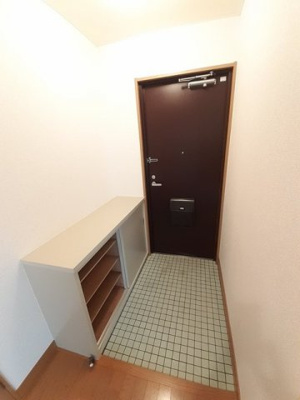 【玄関】 | エステートＳＵＧＩ　Ⅰ | 明るい玄関です