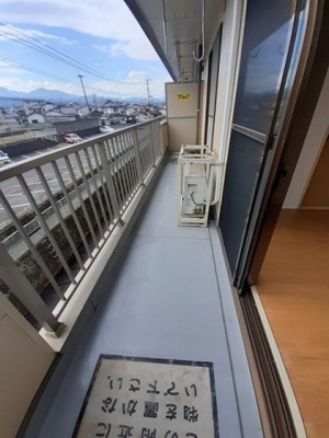 【バルコニー】 | エステートＳＵＧＩ　Ⅰ | お洗濯にも便利なバルコニー付き