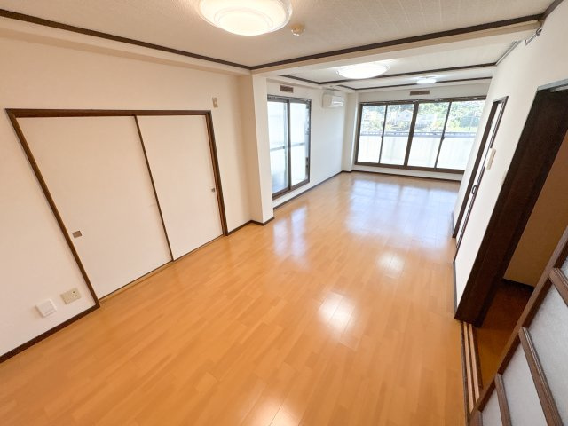 ニューハイツ富雄の居間・リビング