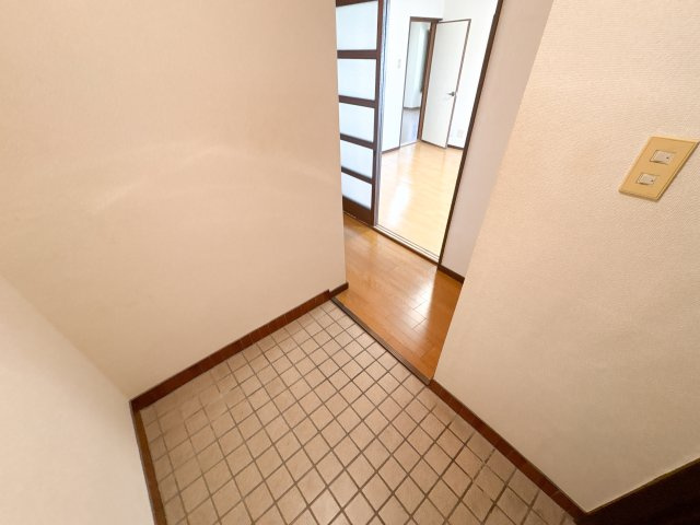 ニューハイツ富雄の玄関