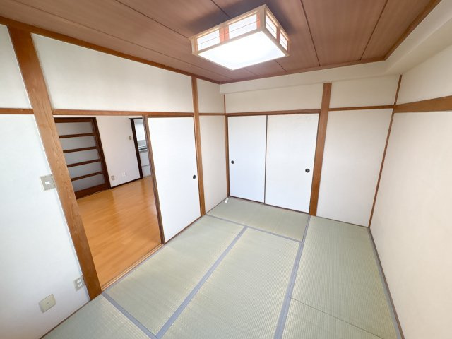 ニューハイツ富雄の和室