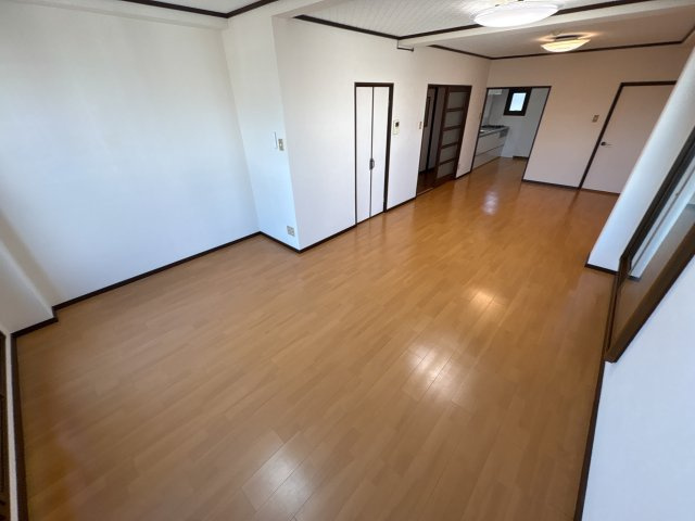 ニューハイツ富雄の居間・リビング