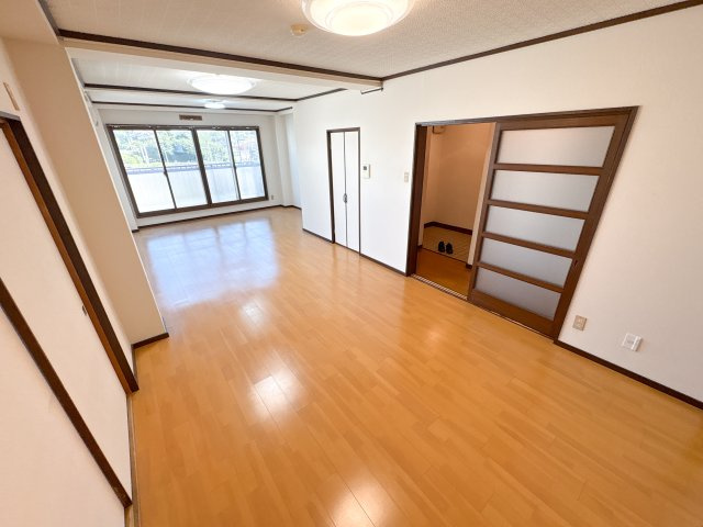 ニューハイツ富雄の居間・リビング