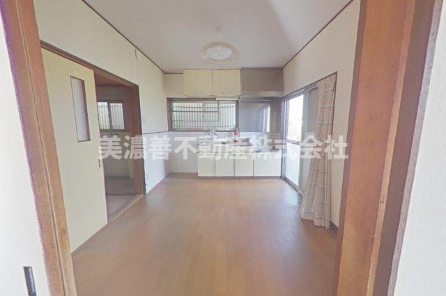 ６６００１　岐阜市上尻毛八幡中古戸建てのキッチン