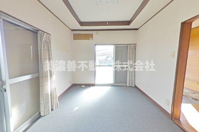 ６６００１　岐阜市上尻毛八幡中古戸建ての洋室