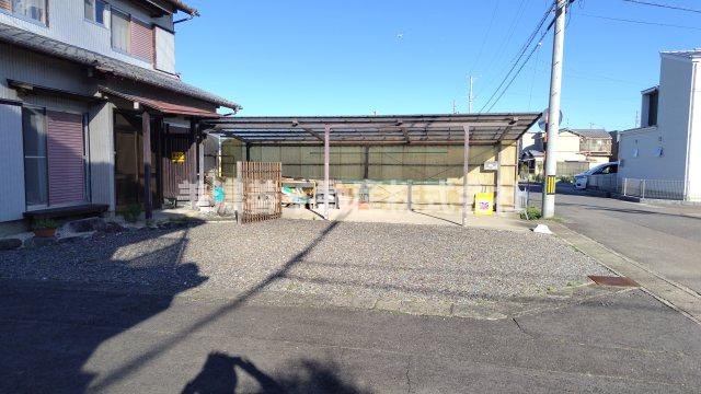 ６６００１　岐阜市上尻毛八幡中古戸建ての駐車場