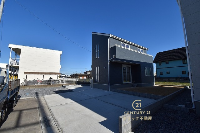 リーブルガーデン  ひたちなか稲田　10期　6の駐車場|駐車場は十分なスペース。ご家族それぞれが車をご所有の場合や、来客の際も安心です。
内覧可能です。ご予約はHPから、またお電話でもお気軽にどうぞ。