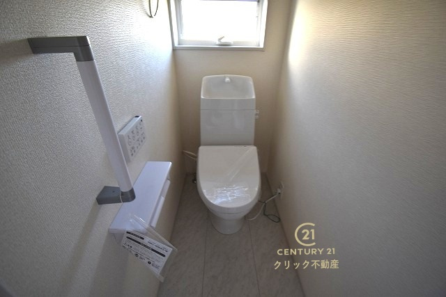 リーブルガーデン  ひたちなか稲田　10期　6のトイレ|毎日使う空間と機能だから、いつまでも清潔なスペースであってほしいのがトイレです。お掃除しやすいシンプルなデザインです。