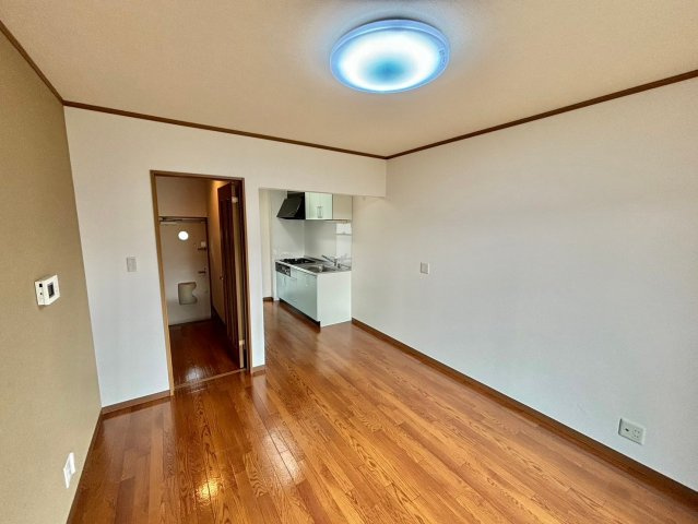 神和町壱番館の洋室