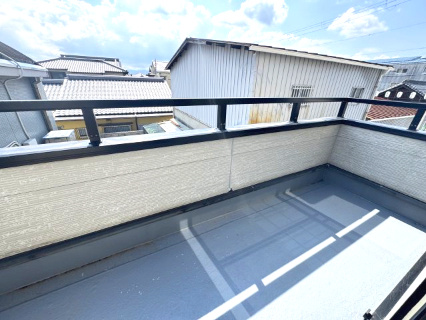 岸和田市箕土路町２丁目　中古住宅のバルコニー