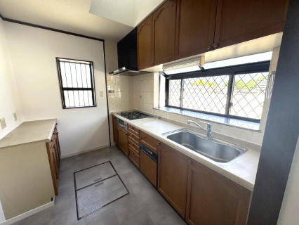 岸和田市箕土路町２丁目　中古住宅のキッチン|R７年８月　リフォーム済　ハウスクリーニング済