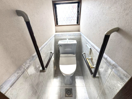 岸和田市箕土路町２丁目　中古住宅のトイレ|ハウスクリーニング済