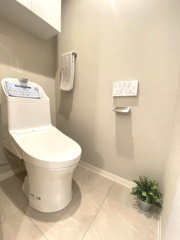 ユニライフ山崎4号棟のトイレ|温水洗浄便座付きトイレ