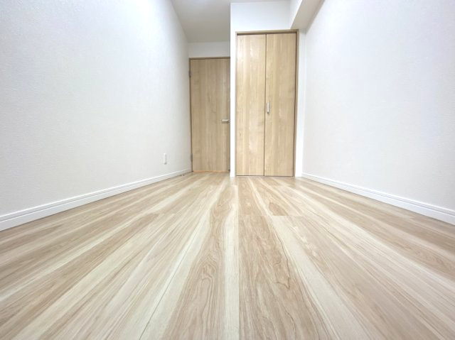 ユニライフ山崎4号棟の洋室|洋室（約4.0帖）
お子様部屋や書斎にちょうど良いお部屋です。