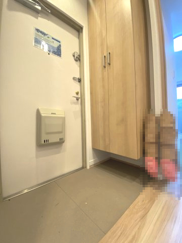 ユニライフ山崎4号棟の玄関|玄関には、シューズクローゼットがございます。
たっぷり収納可能です。