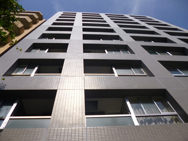 グローバリービューテラスⅣの外観|真下からの写真です