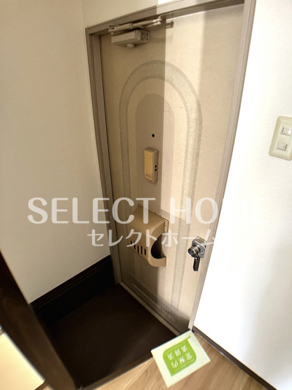 【玄関】 | メゾン南公園 | シンプルで使いやすい玄関です
同型タイプ