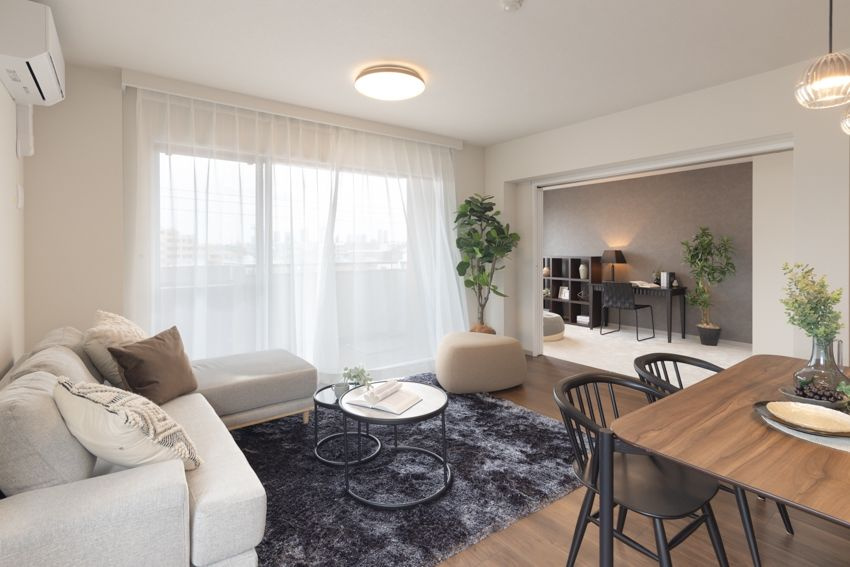 パーク・ハイム東雪谷の居間・リビング|こちらのリビングで趣味の時間をお楽しみください