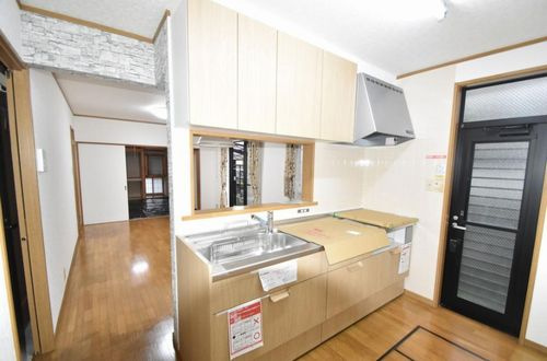 【仲介手数料０円】小田原市小八幡3丁目　中古一戸建てのキッチン|【仲介手数料０円】小田原市小八幡3丁目　中古一戸建て
