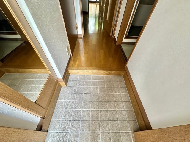 ネオクオーツ神屋壱番館の玄関