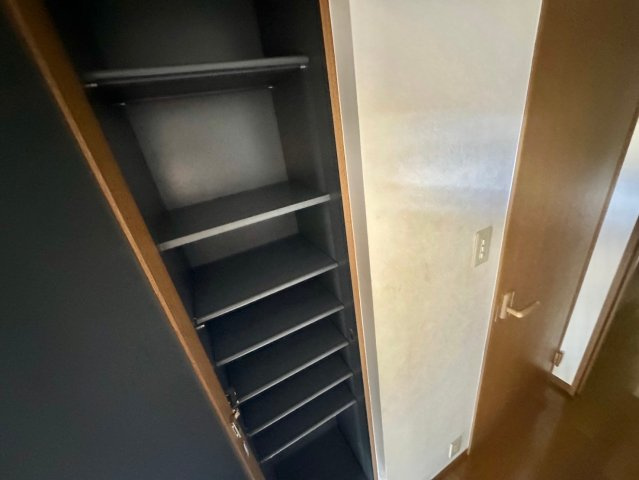 ネオクオーツ神屋壱番館の玄関