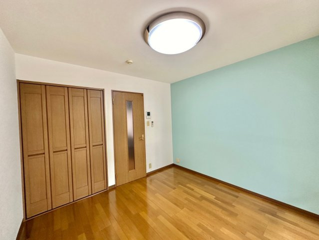 ネオクオーツ神屋壱番館の洋室