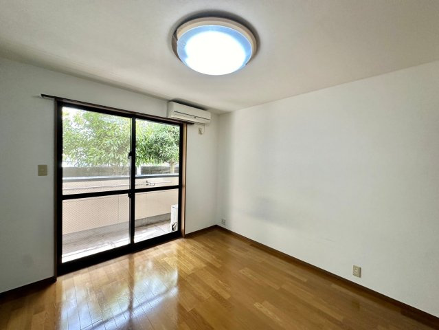 ネオクオーツ神屋壱番館の洋室