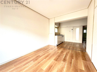 小・中学校、幼稚園など教育施設が近くに有り子育て環境良好です。