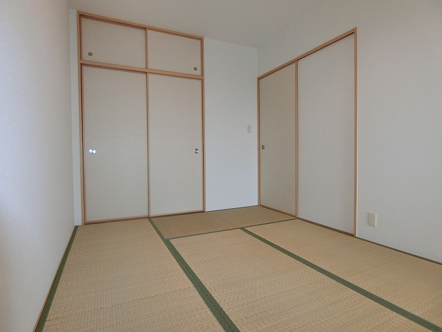 甲子園三番町ハイツの和室