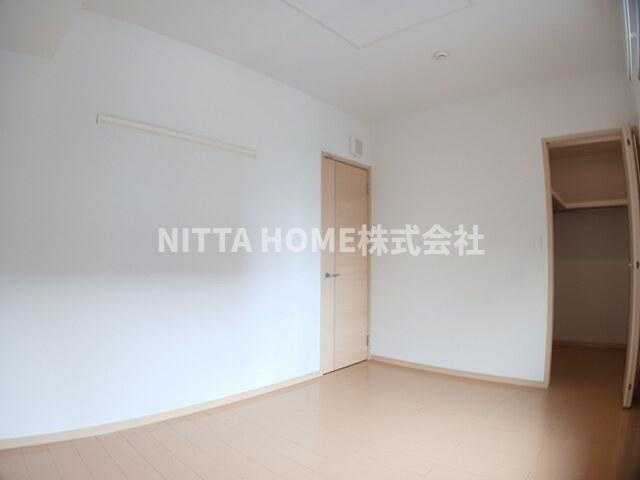 ラブリーコートの居間・リビング|６帖の洋室になります◎