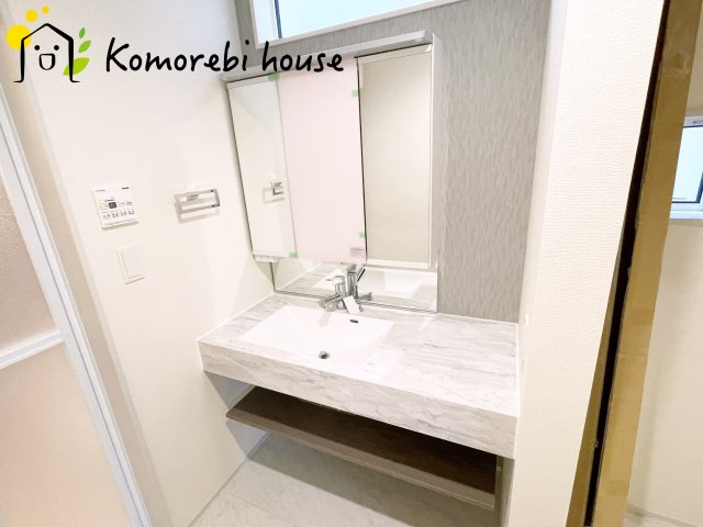 さいたま市北区宮原1丁目　2期　新築一戸建て　ブルーミングガーデン　02の独立洗面台|独立洗面台です
