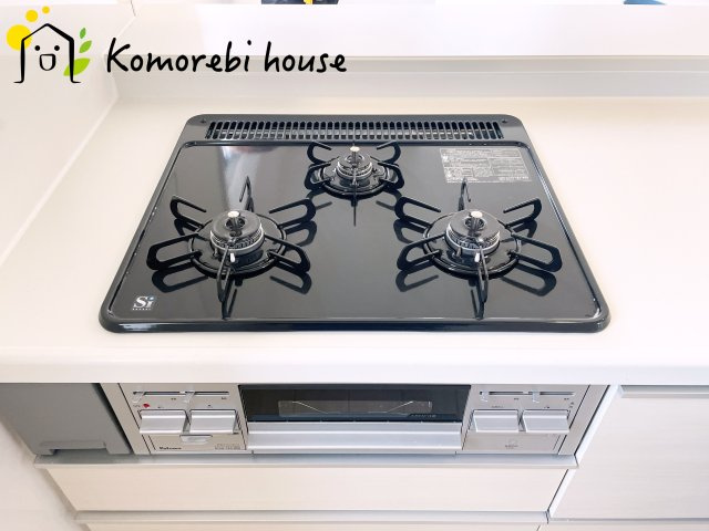 さいたま市北区宮原1丁目　2期　新築一戸建て　ブルーミングガーデン　02のキッチン|きれいなキッチンです