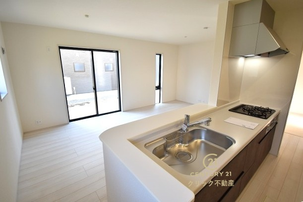 リーブルガーデン  ひたちなか稲田　10期　8の前面道路含む現地写真|並列駐車可能です。気になる他の物件と合わせての現地ご案内も可能です。HPから、またお電話でも、お気軽にお問い合わせください。

