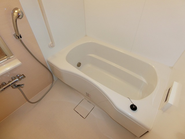 甲子園三番町ハイツの浴室