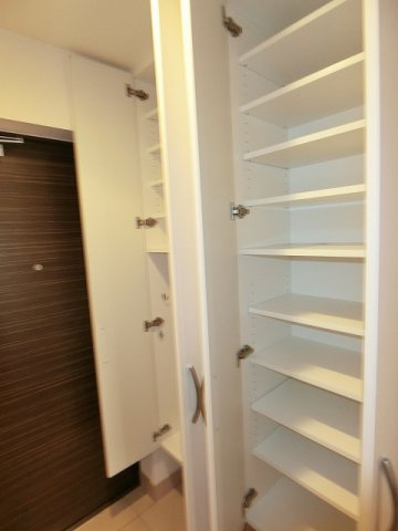 甲子園三番町ハイツの収納