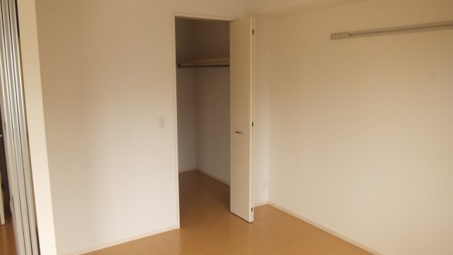 セントアンドリュースＡ棟の居間・リビング|収納