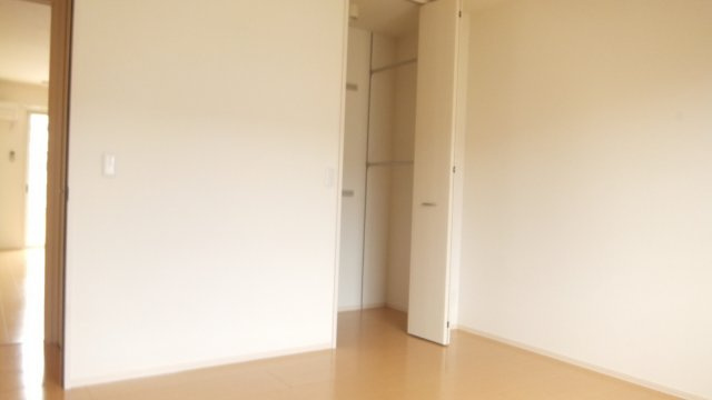 セントアンドリュースＡ棟の寝室|エアコン付きです。