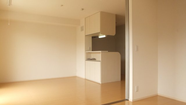 セントアンドリュースＡ棟の内装|大きく開く戸