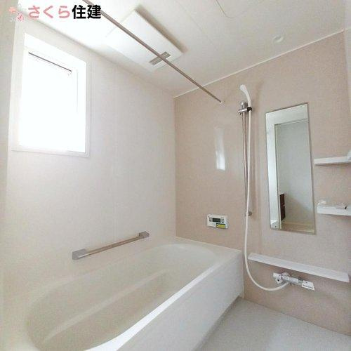 タマタウン　駅南町　4号棟の浴室|梅雨の時期は大活躍の浴室乾燥機！家族の数だけ増える洗濯物もしっかり乾かせます！！