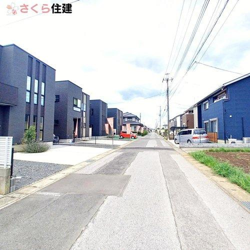 タマタウン　駅南町　4号棟の前面道路含む現地写真|前面道路６ｍ！！ラクラク駐車ができます！！