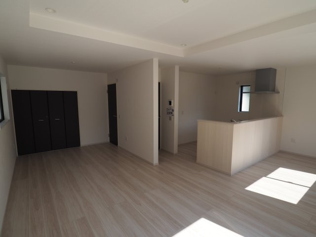 高崎市飯塚町　新築一戸建4LDKの居間・リビング