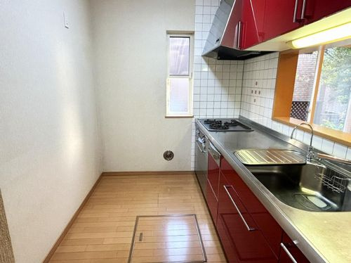 【キッチン】 | 【仲介手数料０円】厚木市みはる野1丁目　中古一戸建て | 【仲介手数料０円】厚木市みはる野1丁目　中古一戸建て