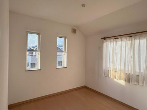 【洋室】 | 【仲介手数料０円】厚木市みはる野1丁目　中古一戸建て | 【仲介手数料０円】厚木市みはる野1丁目　中古一戸建て