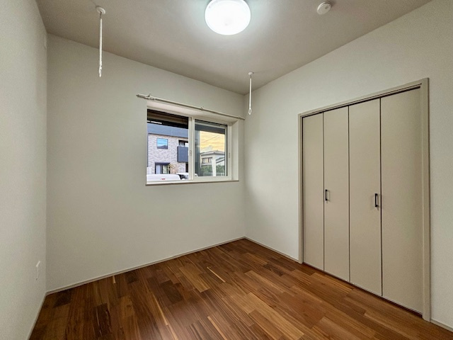 久留米市南4丁目3号地の洋室